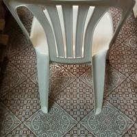 Seggiole da giardino. 