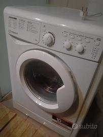 LAVATRICE INDESIT LWB EW - LARGH 60cm - ALT 84 cm