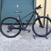 Bici in carbonio da enduro 