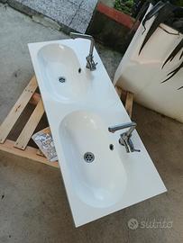 lavabo doppio con miscelatori