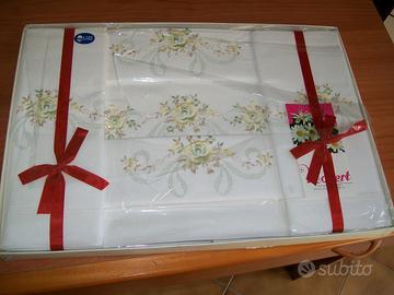 Lenzuolo matrimoniale con federe ricamato Robert