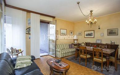 AMPIO 3 LOCALI DA RISTRUTTURARE