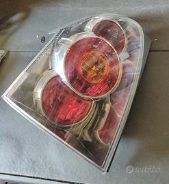 Fanale posteriore sinistro Toyota Corolla Verso