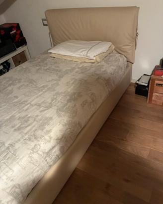 Letto da una piazza e mezza , con cassettone e mat