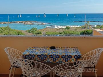 Sulla spiaggia di sabbia con garage Otranto