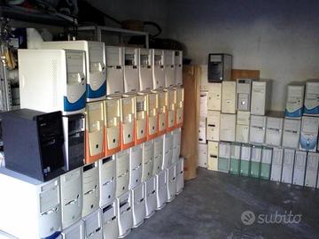 Computer vintage anni 90 con MS-DOS,win 95 98 xp