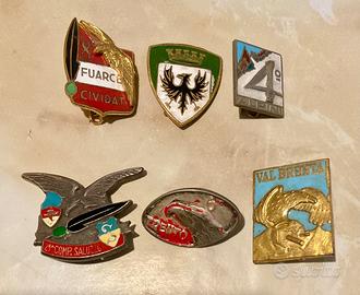Distintivi rgt.. Alpini italiani lotto 6 esemplari