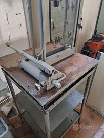 Pressa idraulica manuale