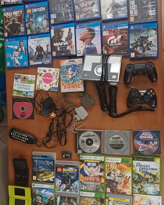 Lotto videogiochi, console, cavi e controller
