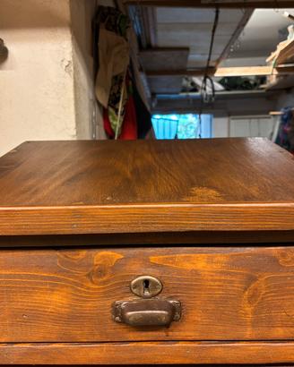 Mobiletto rustico vintage con cassetto