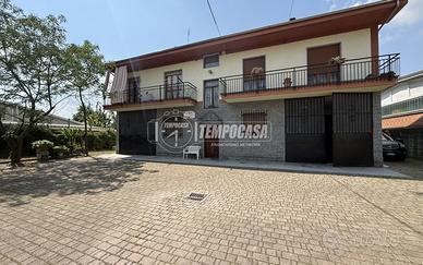 CASA INDIPENDENTE LIBERA SU 4 LATI