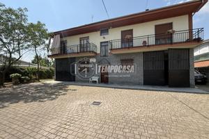 CASA INDIPENDENTE LIBERA SU 4 LATI
