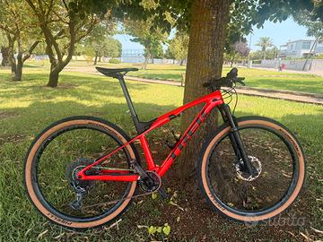 Trek supercaliber 9.8 gen 1 M/L