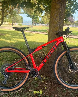 Trek supercaliber 9.8 gen 1 M/L