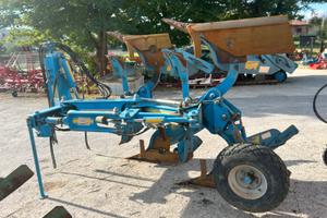 Aratro usato tipo Annovi