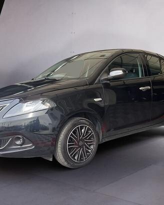 Lancia Ypsilon 1.0 FireFly 70cv Hybrid Silver