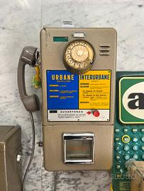 Telefono a gettoni modello anni 60