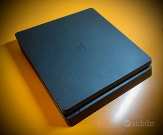 PS4 Slim 500GB Jet Black + Controllers + SimRacing