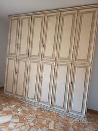armadio in legno 