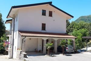 Appartamento in villino bifamiliare posto al 1 p
