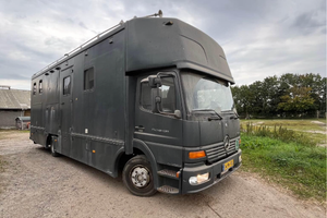 Mercedes Atego per 5 cavalli