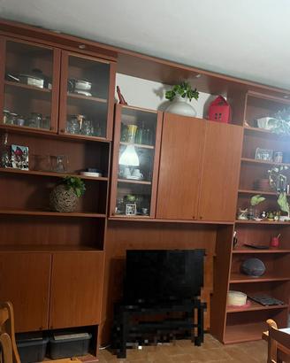 Mobile in legno buone condizioni