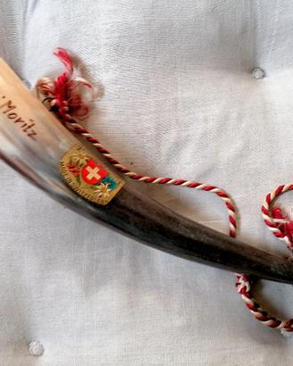 Souvenir Svizzero in Vero Corno – Vallese – 30 cm 