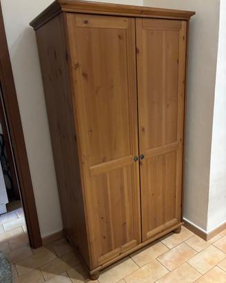 Armadio in legno massello IKEA