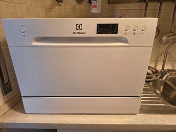 Electrolux Lavastoviglie Compatta ESF2400OW