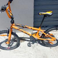 BMX NUOVA.   usata 5 volte ,.