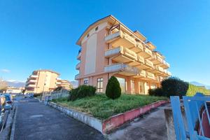 Locale Commerciale - Ufficio - Laboratorio