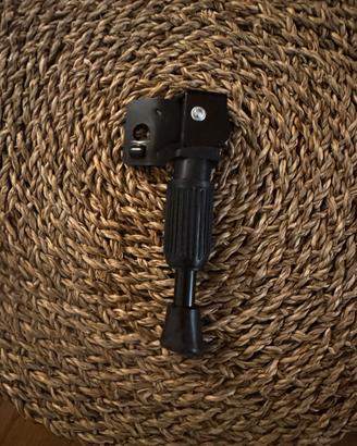 Cavalletto per monopattino elettrico