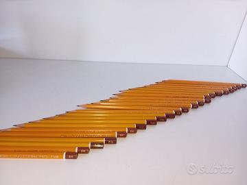 23 matite Koh-I-noor H,F,4H,5H,H,6H,3B