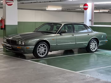 Jaguar XJ8 3.2 x308