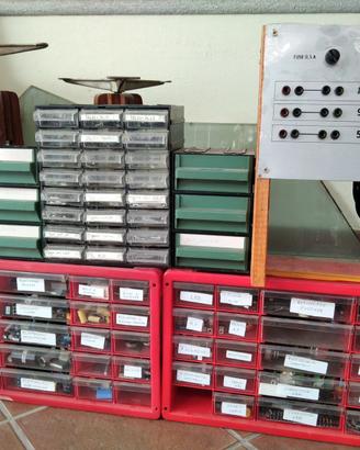Lotto materiale elettrotecnico+trasf.banco