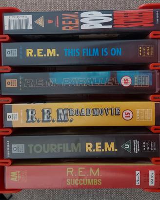R.E.M. 6 video VHS della band.