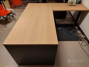 Scrivania con penisola ad angolo da ufficio