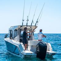 Barca cabinataQuicksilver/ Mercury 705 Pilothouse