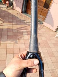 forcella bicicletta da corsa in fibra di carbonio 