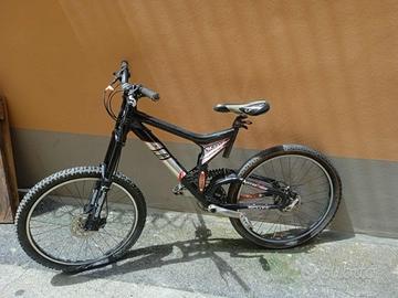 Bicicletta Mountain bike Scott Nitrous 10 DH