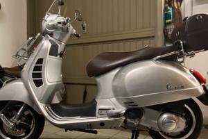 vespa GTS 300 70° anniversario