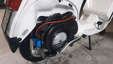 Vespa cosa 200