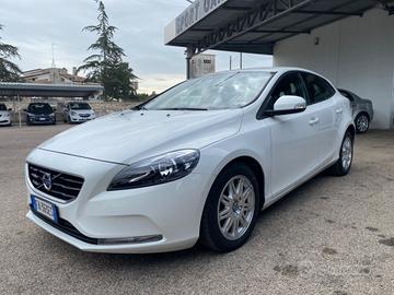 Volvo V40 D2