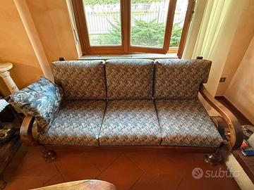 Divano in legno