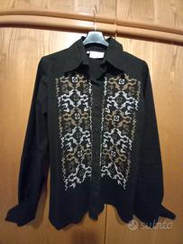 Camicia nera con ricami