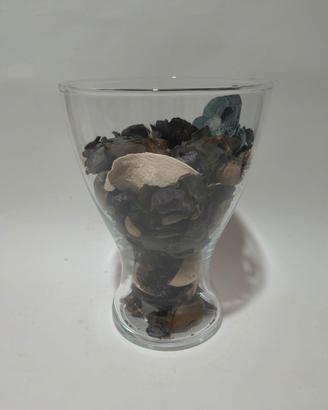 Elegante vaso in vetro trasparente, perfetto per d