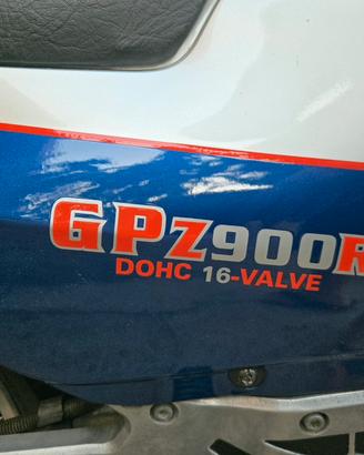 Kawasaki GPZ900R TOPGUN