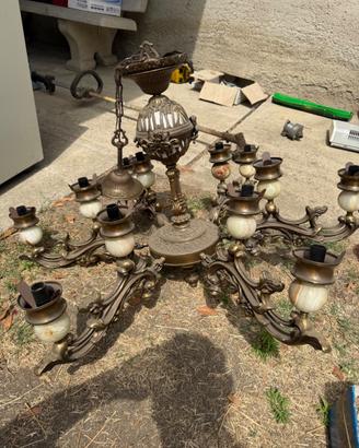 Lampadario antico in ottone