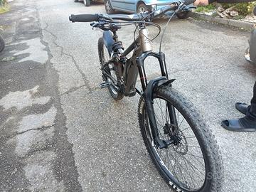 pedalata assistita merida