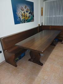 Tavolo e panca in noce